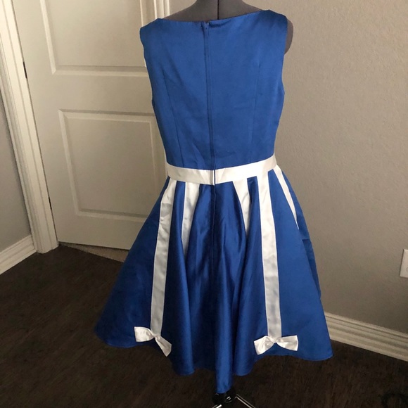 ❌Sold❌Cute Blue and White Bow Dress - Picture 4 of 4